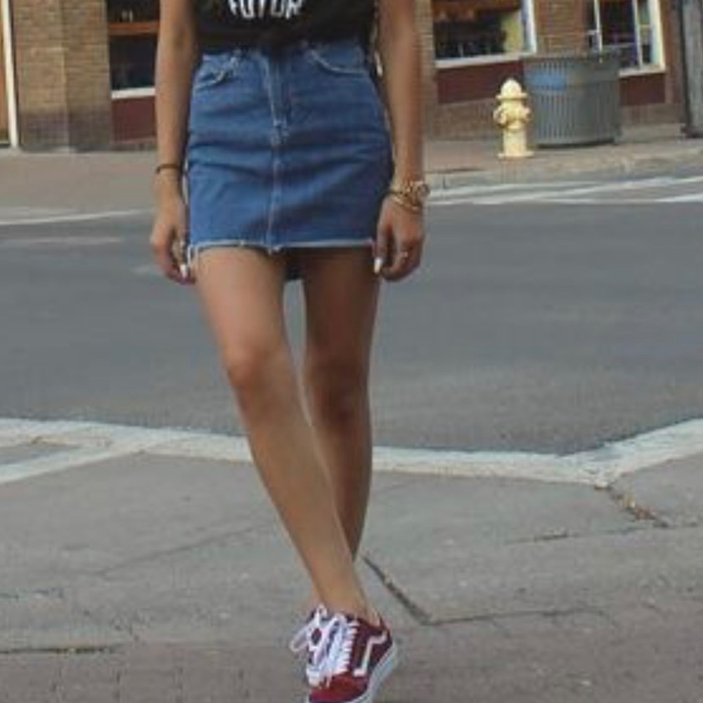 H&M | blue denim distressed skirt